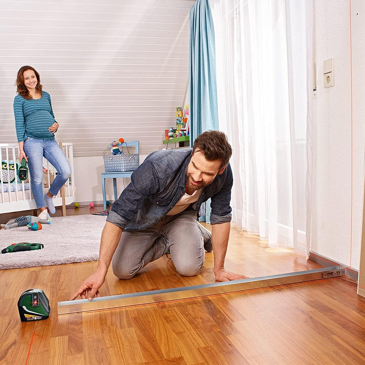 Bosch Kreuzlinienlaser UniversalLevel 3 (3 Laserlinien inkl. vertikaler Linie im 90°-Winkel für ein