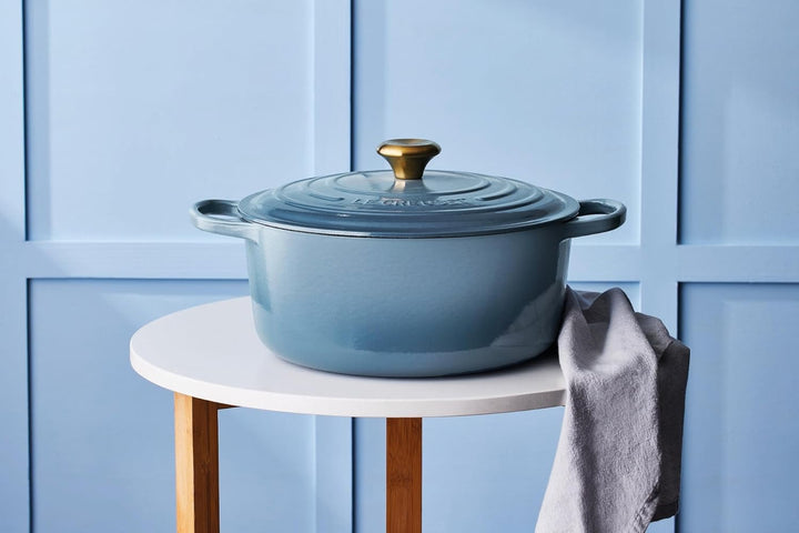 Le Creuset Signature Gusseisen-Bräter mit Deckel, Ø 24 cm, Rund, Für alle Herdarten und Induktion ge
