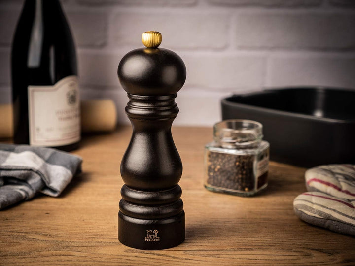 PEUGEOT - Pfeffermühle Paris 18 cm - Schwarzer Pfeffer - Klassische Mahlgradeinstellung - Aus PEFC-z