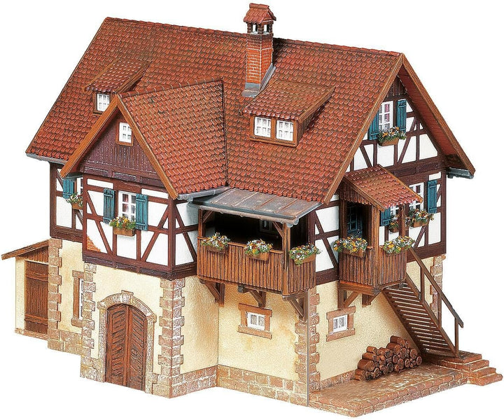 FALLER Fachwerkhaus Modellbausatz mit 238 Einzelteilen 165 x 102 x 118 mm I Modelleisenbahn Zubehör