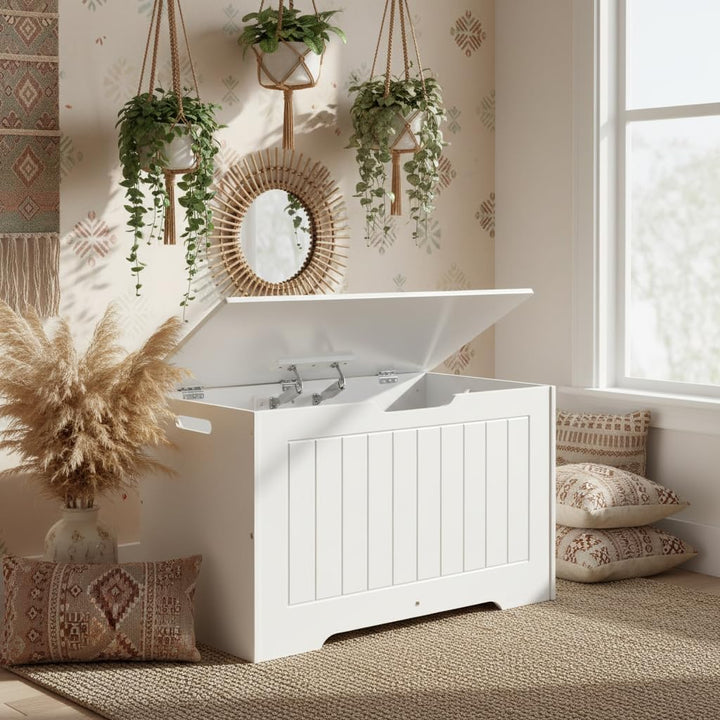Leomark Weisse Aufbewahrungsbox mit Deckel DECORIA Spielzeugtruhe aus Holz, Kinderbank und Stauraum,