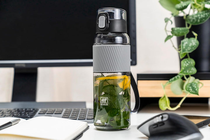 ZWILLING Trinkflasche BPA-frei, Wasserflasche für Fitness, Freizeit und Büro, Sportflasche aus Trita