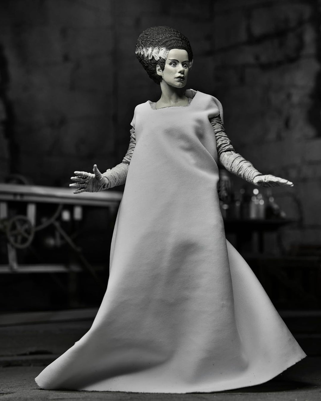 NECA - Universal Monsters Ultimate Bride of Frankenstein 7" Action Figure