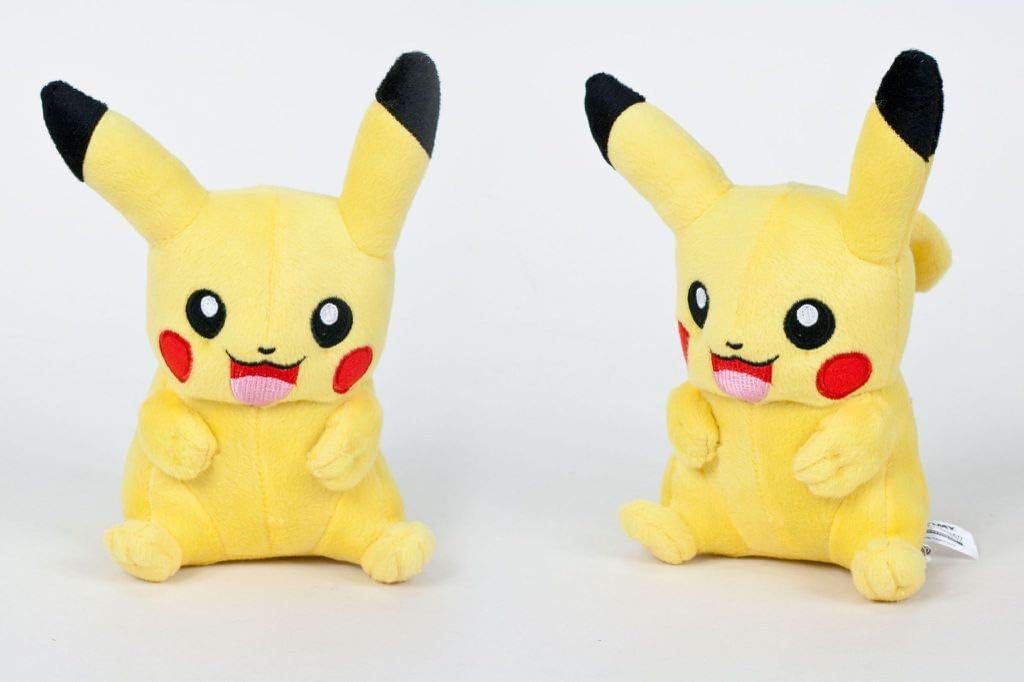 Pokemon 17858 Pokémon Plüschfigur Pikachu freudig und winkend, Pikachu freudig und winkend