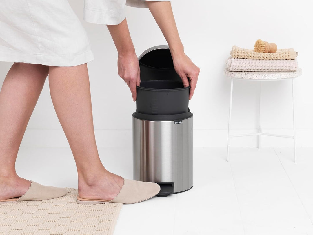 Brabantia 112102 Treteimer mit Inneneimer aus Kunststoff, stahl, Matt Stahl Fingerprint Proof, 5 Lit