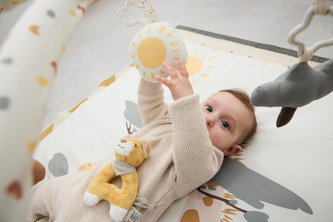Sterntaler Spielbogen Giraffe & Löwe – weiche Spieldecke mit Druckmotiv – abnehmbare Spielfiguren mi