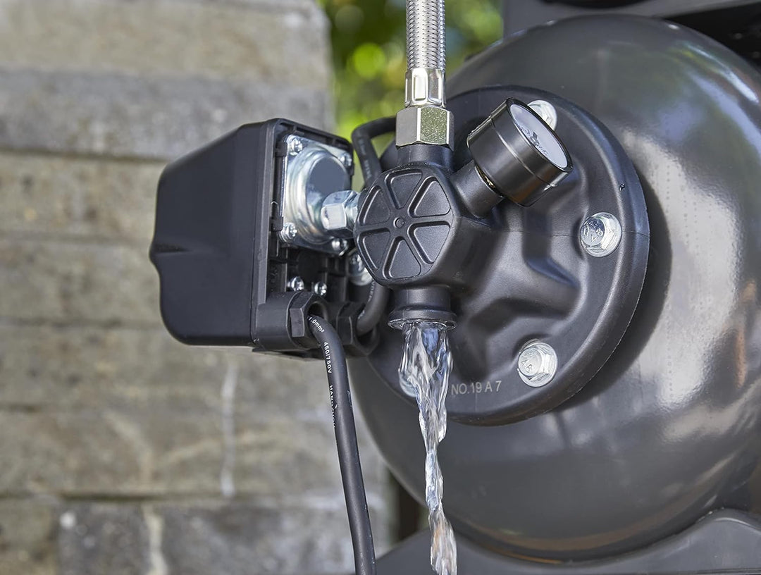 Gardena Hauswasserwerk 3700/4: Pumpe zur Hauswasserversorgung mit 19l Tank, EPDM Membrane und Messin