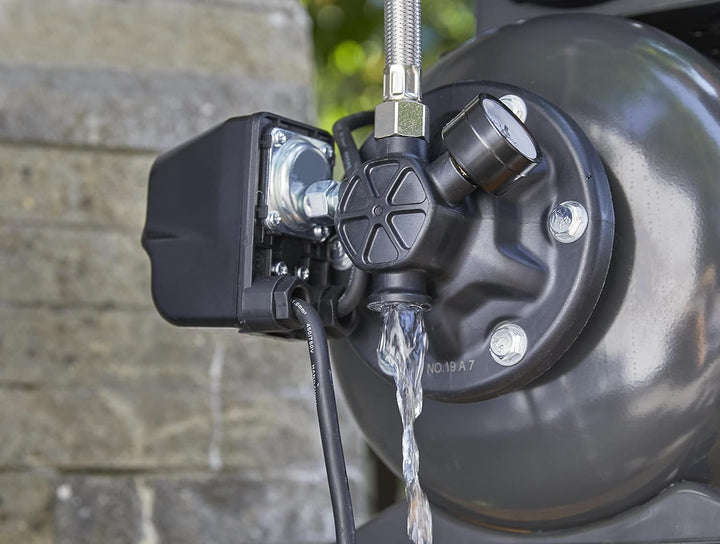 Gardena Hauswasserwerk 3700/4: Pumpe zur Hauswasserversorgung mit 19l Tank, EPDM Membrane und Messin