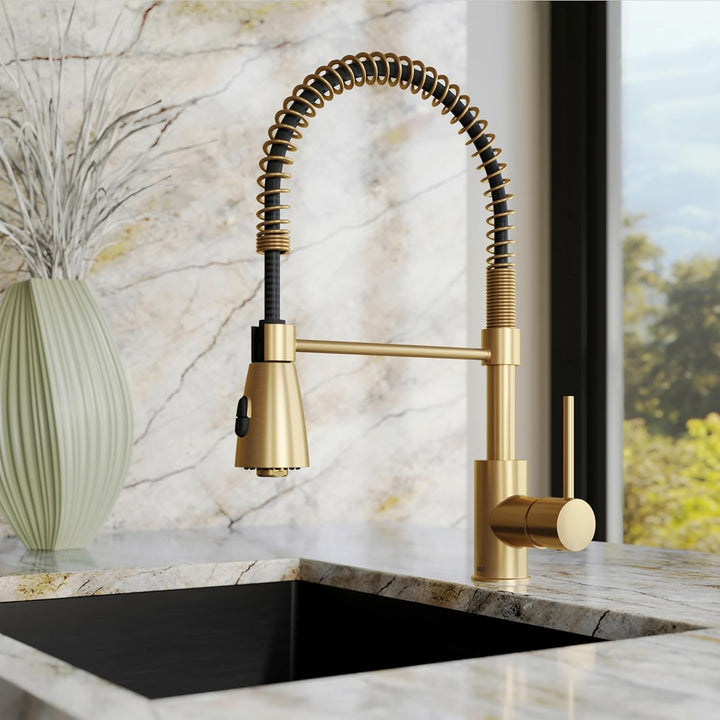 Lenz Küchenarmatur KALANI² in Gold-Optik – Pendelbrause mit 2 Strahlarten & 360° schwenkbarer Bogena