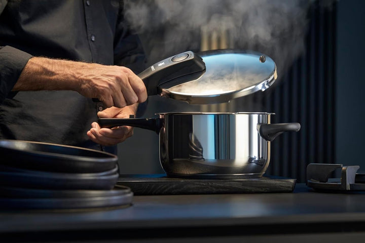 WMF Perfect Schnellkochtopf Set Induktion 3-teilig, Dampfkochtopf 4,5l + 3l mit Einsatz, grosses Koc