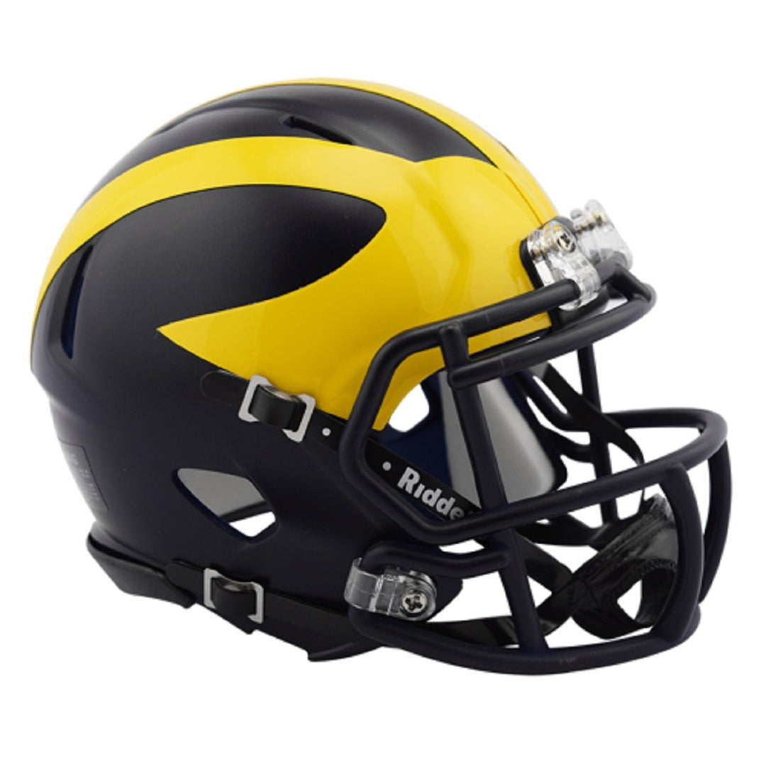Riddell Michigan Wolverines 2016 Low Gloss NCAA Revolution Speed Mini Football Helm