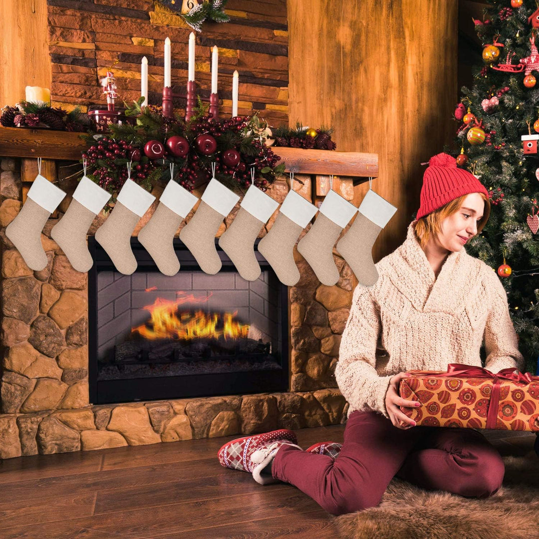 Sunshane 9er Set Weihnachsstrumpf Sackleinen Kamin Weihnachtssocken zum Befüllen & Aufhängen für Wei