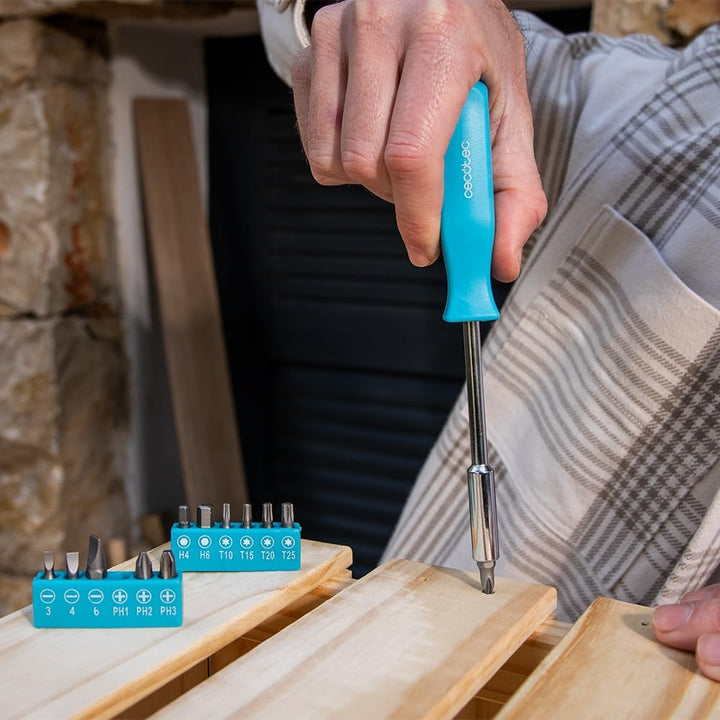 Cecotec Werkzeugbox ToolBox EasyGo. Mini-Set mit Hammer, Massband, Zange, Wasserwaage, Fein-Schraube