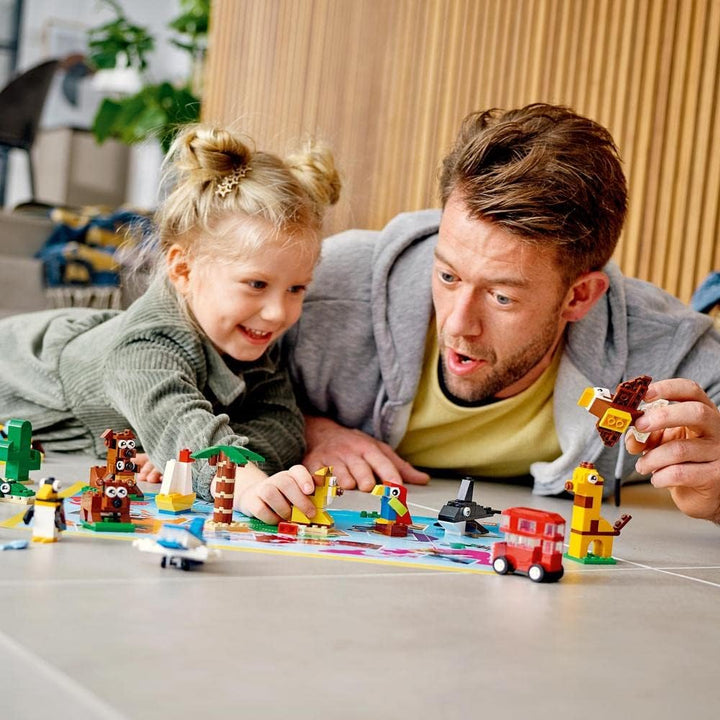 LEGO 11015 Classic Einmal um die Welt Steine, Spielzeug für Kleinkinder ab 4 Jahre mit Bausteinen un