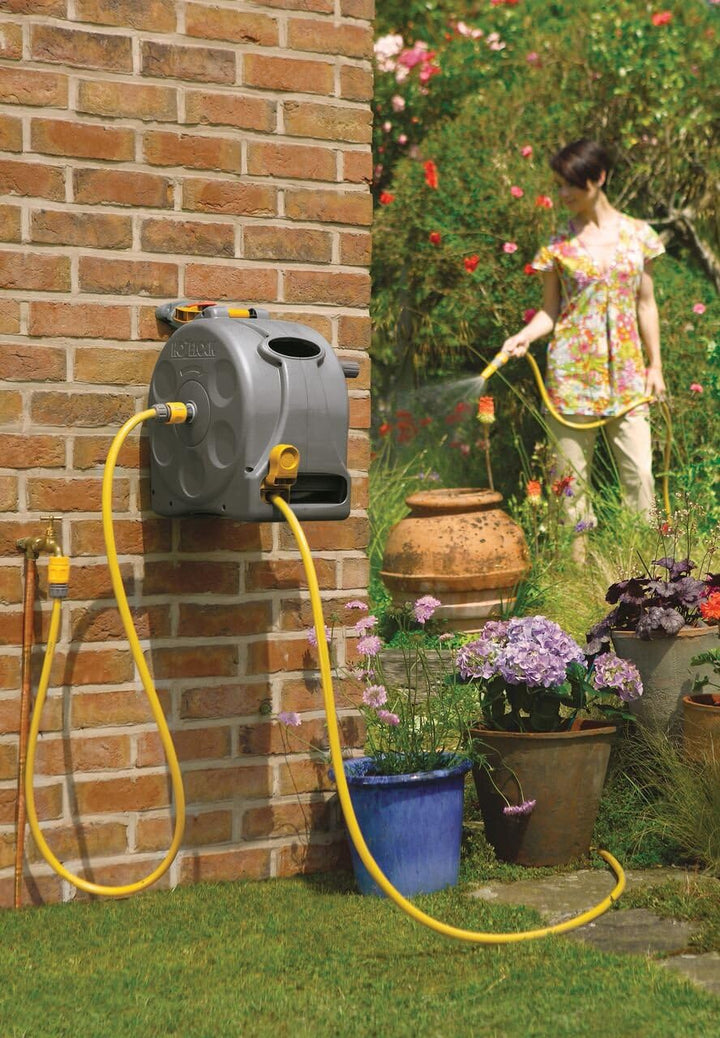 HOZELOCK - Kompakte Schlauchbox 25 M 2in1: Tragbar oder an der Wand montiert , leichter Aufrollmecha