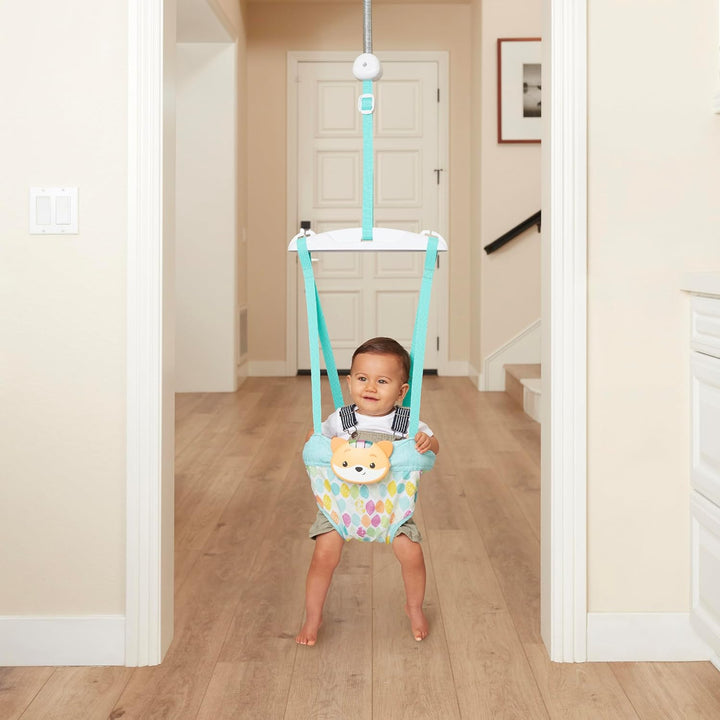Infantino Music & Lights 2-in-1-Türschaukel, Anregende Aktivitätsschaukel für Babys mit bewegungsges