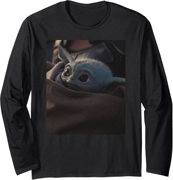 Star Wars The Mandalorian Cara Dune Holds The Child Langarmshirt