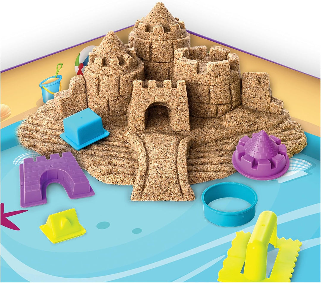 Kinetic Sand Strandspass Set - mit 340 g magischem Sand aus Schweden und Zubehör für sauberes, kreat