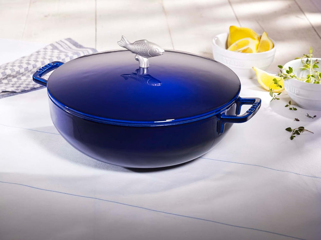 STAUB Fisch Cocotte 28 cm, Gusseisen, Induktionsgeeignet, Dunkelblau, 35.5 x 29 x 15.5 cm