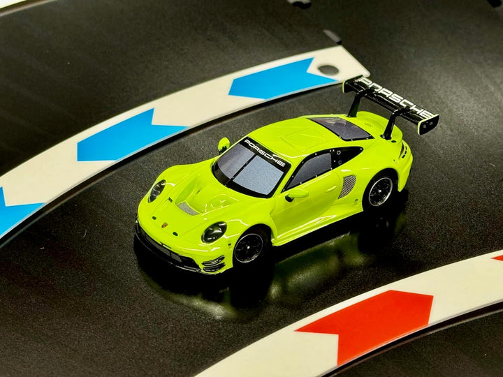 Carrera HYBRID Speedway to Hell I Rennspass der neuen Generation - Legendäre Rennboliden Porsche 911
