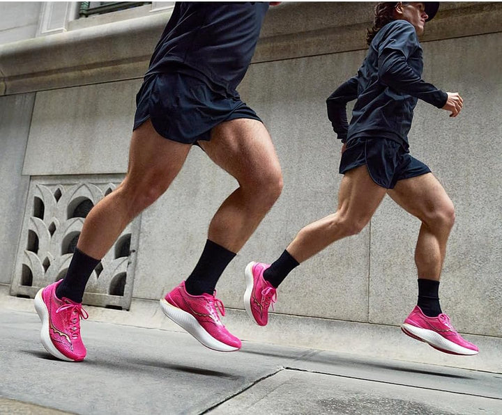 Saucony Herren Endorphin Pro 3 Laufschuh 42 EU Rosa, 42 EU Rosa