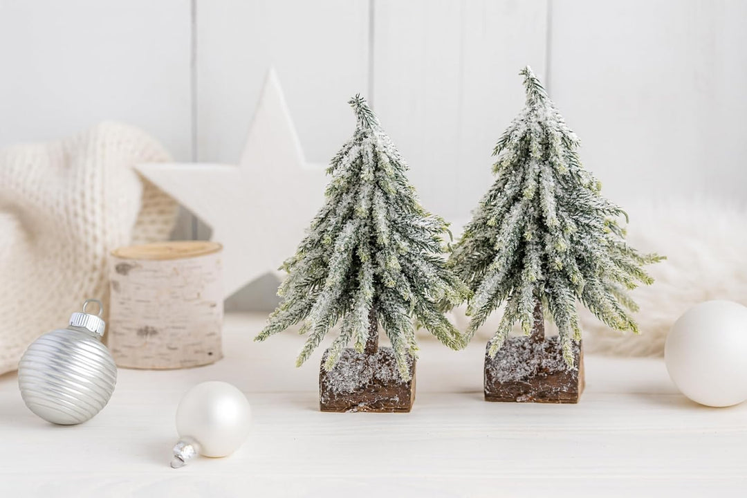 Künstlicher Mini Tannenbaum geeist und beschneit auf Holzfuss Kunstschnee Kleiner Christbaum Tischde