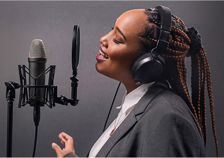 Rode NT1 Signature Black Studio-Mikrofon + keepdrum MS138 Gelenkarm-Stativ Schwarz black Mikrofon Sc