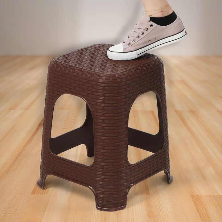 KADAX Hocker aus Kunststoff, Tritthocker bis 120 kg, Rattanhocker mit Antirutschfüssen, Badhocker, W