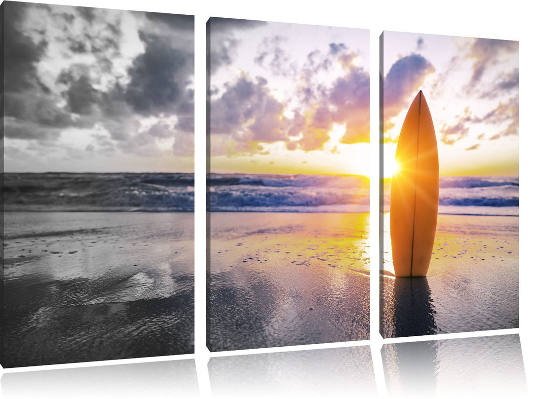 Pixxprint Surfbrett am Strand als Leinwandbild/Grösse: 3 Teilig (120x80 cm) cm/Wandbild/Kunstdruck/f