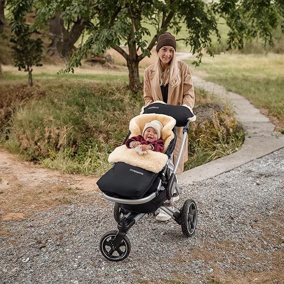 Hofbrucker Winter Lammfell Fusssack Putzi – Set mit Handwärmer – wind & wasserabweisend für Kinderwa