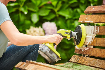 RYOBI 18 V ONE+ Akku-Reinigungsbürste R18CPS-0 (15 cm rotierender Borstenkopf, ohne Akku und Ladeger