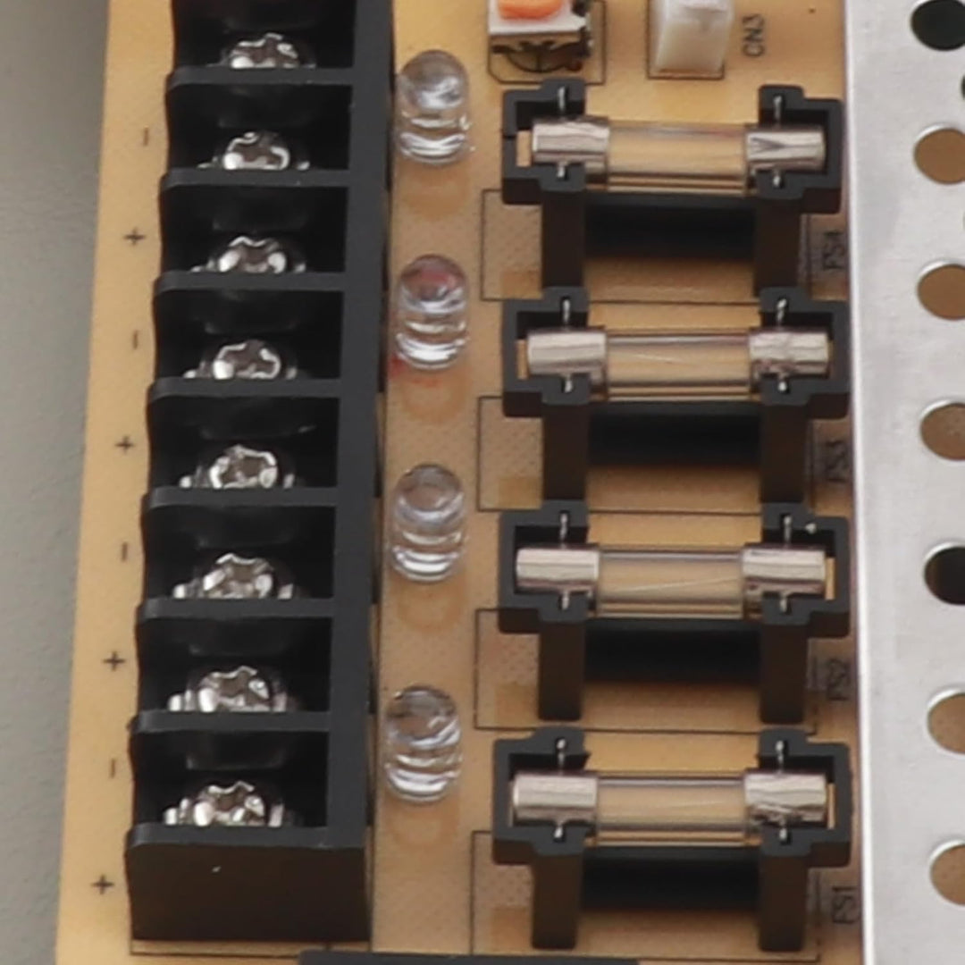 4-Kanal-12-V-Netzteilbox, CCTV-Netzteil mit Metallbox und Schloss für Überwachungskameras, DVRs, IP-