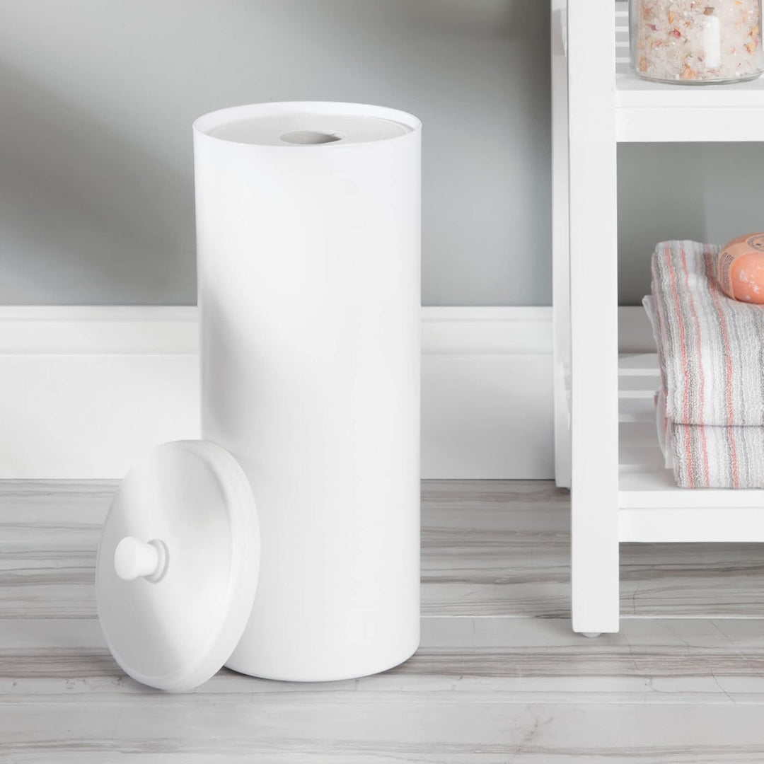 mDesign grosser Toilettenpapierbehälter mit Deckel - Toilettenpapieraufbewahrung aus Kunststoff (Dur