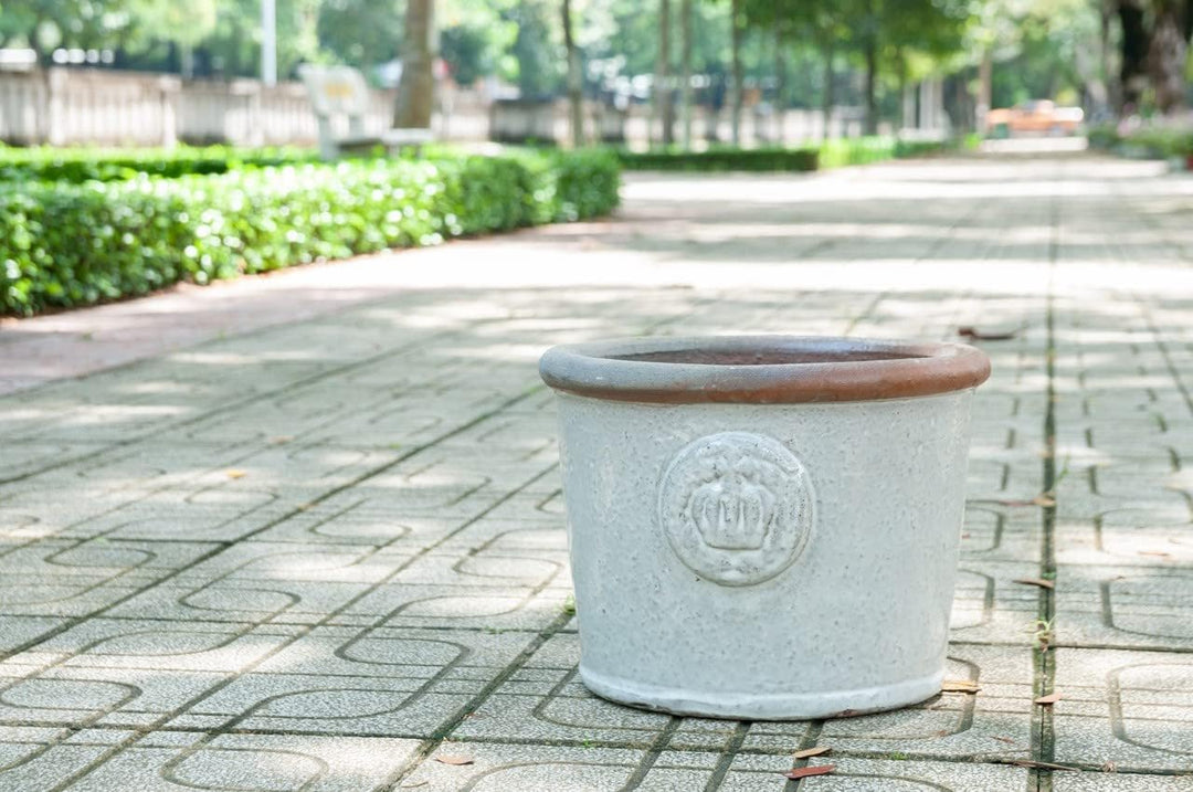 Teramico Pflanzgefäss Blumentopf Übertopf Krone Steinzeug glasiert Weiss Grau 34cm 45cm absolut Fros
