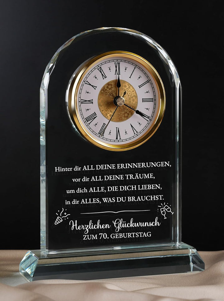 Geschenk 70. Geburtstag Frauen & Männer Jahrgang 1956 – Tischuhr mit Spruch – Geschenkidee für Mama