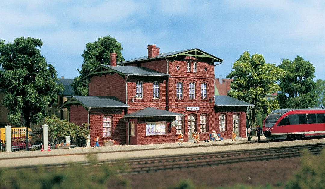 Auhagen GmbH 11381 Railway Station Krakow, bunt, M