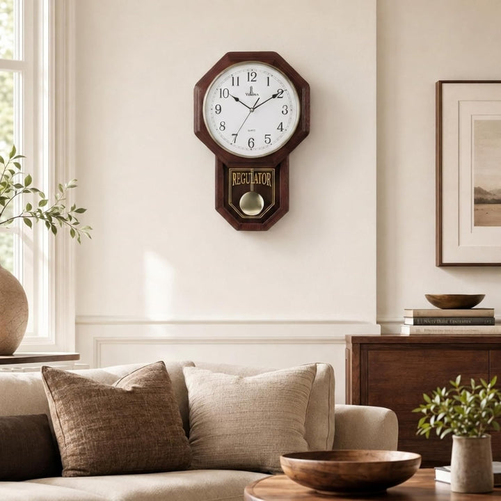 Verona Uhren Holz Pendel Wanduhr – dekorative Wanduhr mit Schwingendes Pendel – 45,7 x 28,6 cm – Qua