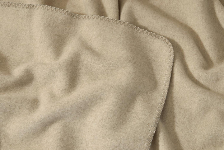 Wohnen & Accessoires GmbH & Co. KG Kaschmirdecke, Wolldecke aus 100% Kaschmir Amalfi Creme-beige 150