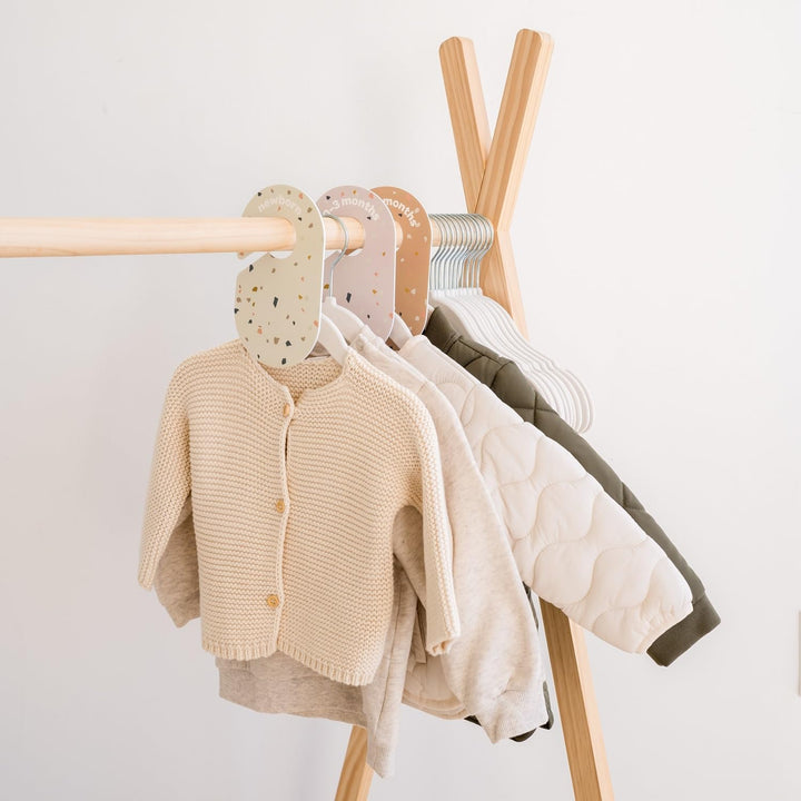 3 Sprouts Baby-Schrank-Organizer-Set – 15 Kinderzimmer-Kleiderbügel mit Trennwänden in 8 Grössen, Sc