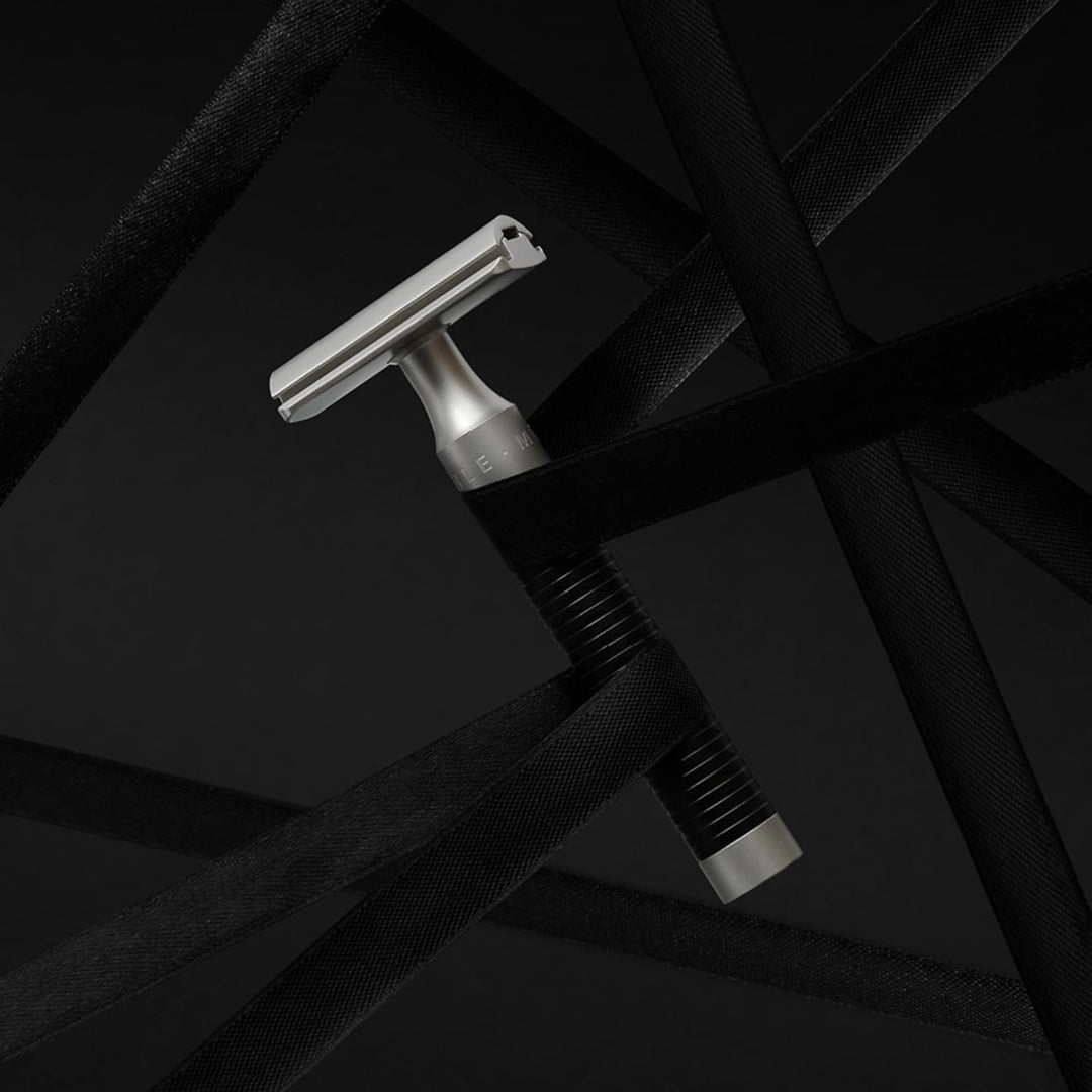 MÜHLE Rocca traditioneller Sicherheitsrasierer - Rasierhobel Jet-Black geschlossener Kamm - schwarze