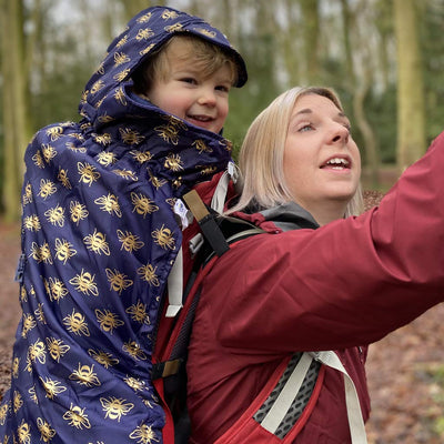 Babywearing: Wasserfester Wetterschutz für Tragetuch und Babytrage