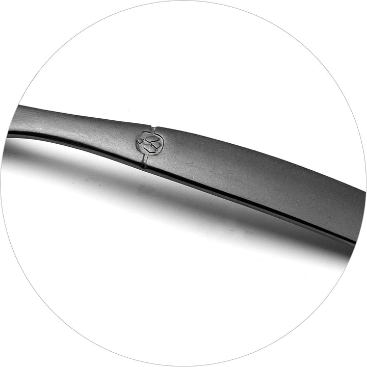 Lou Laguiole JET Steakbesteck Set JET – Besteck Set für 4 Personen | 16-teilig | Schwarz | PVD Beste