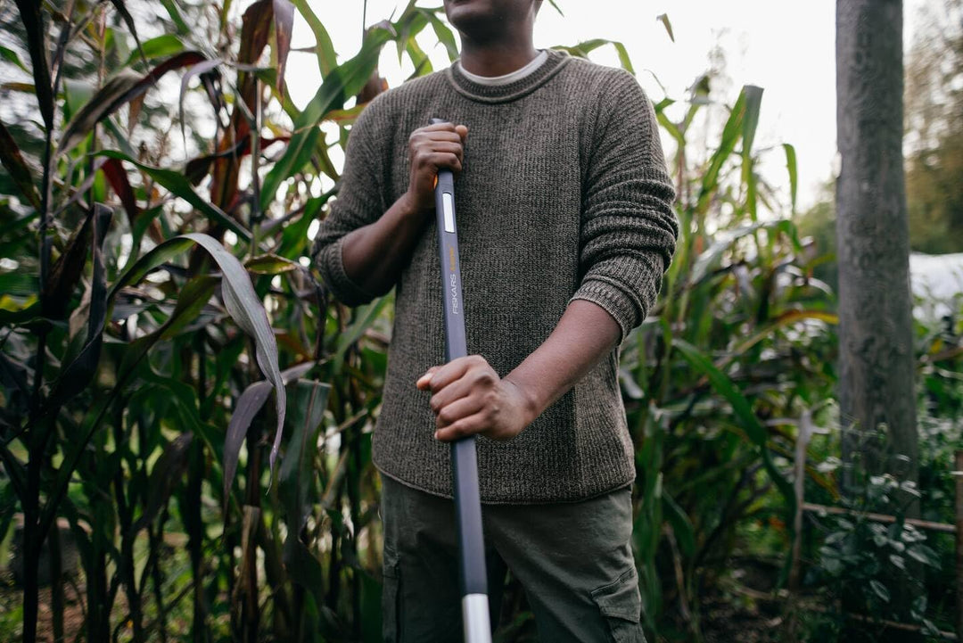 Fiskars Krümmer mit 3 Zinken, Für optimale Beetvorbereitung und -pflege, Länge: 172 cm, Breite: 14,8
