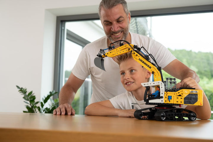 fischertechnik 576450 Liebherr R938 Pneumatischer Bagger – Baukasten für Kinder ab 10 Jahren, Modell