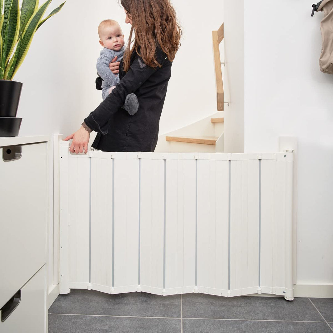 Guard Me by Baby Dan - das Gitter das automatisch faltet - hergestellt in Dänemark und vom TÜV GS