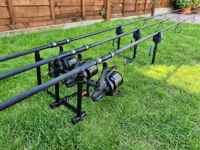 Quest Trilogy Rod Pod | Rutenhalter für 3 Ruten inkl. Rutenauflage Tasche | Aluminium | Rutenständer