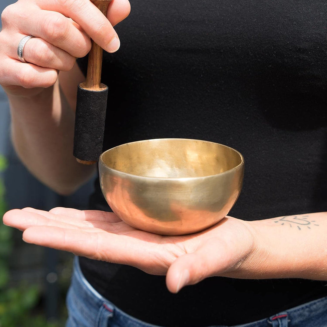 Tibetische Klangschale I ca. 300 g I für Meditation, Yoga, Achtsamkeit I Inkl. Klöppel/Pad I Handges