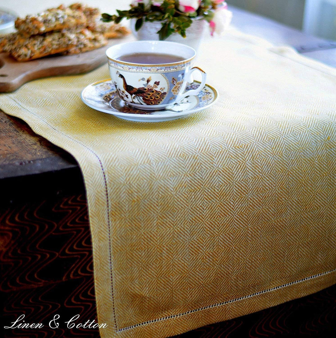 Linen &amp; Cotton Tischläufer Stoff Tischwäsche Modern Scandi mit Hohlsaum - 100% Leinen, Gelb (44 x 27
