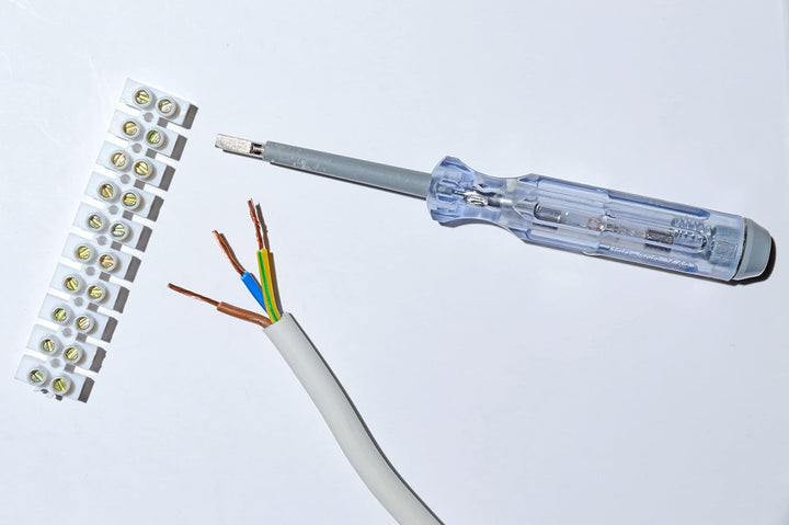 EMOS 10er Pack Anschlussklemme für 1,5 mm² - 6 mm² Draht, 10x Riegel mit 12 Stück, 450 V~/41 A, weis