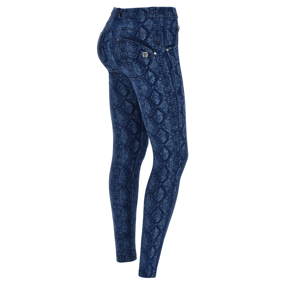 FREDDY - WR.up® Jeans aus flachem Denim mit passendem Schlangenhautdruck XXS Farbiger Denim, XXS Far